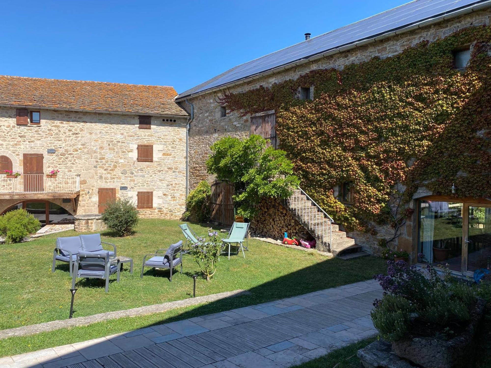 Les Caselles, Gite Et Maison D'Hotes Saint-Beauzely Buitenkant foto